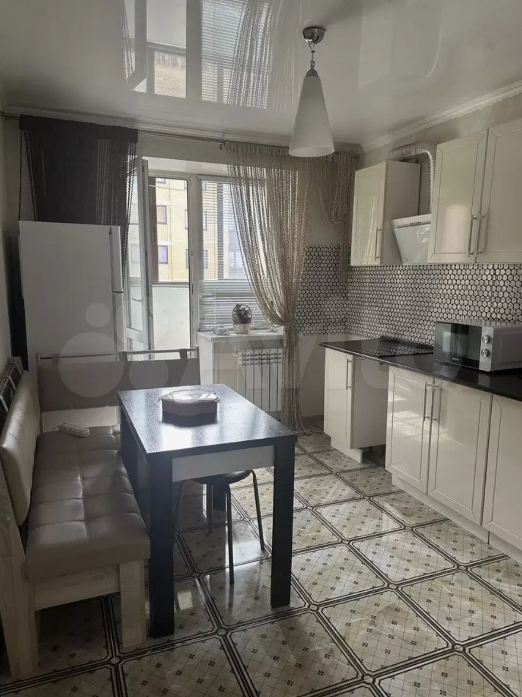 фото 1-к. квартира, 40 м², 3/6 эт.