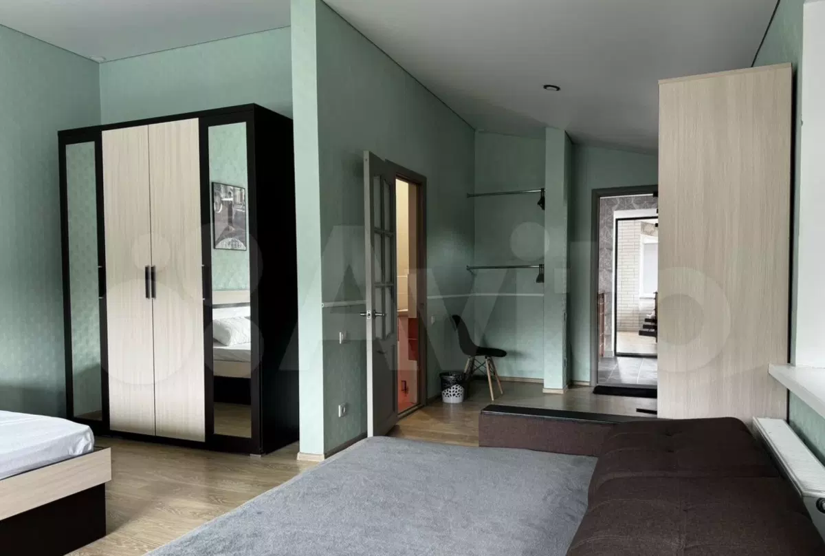 фото Комната 39 м² в 5-к., 3/3 эт.