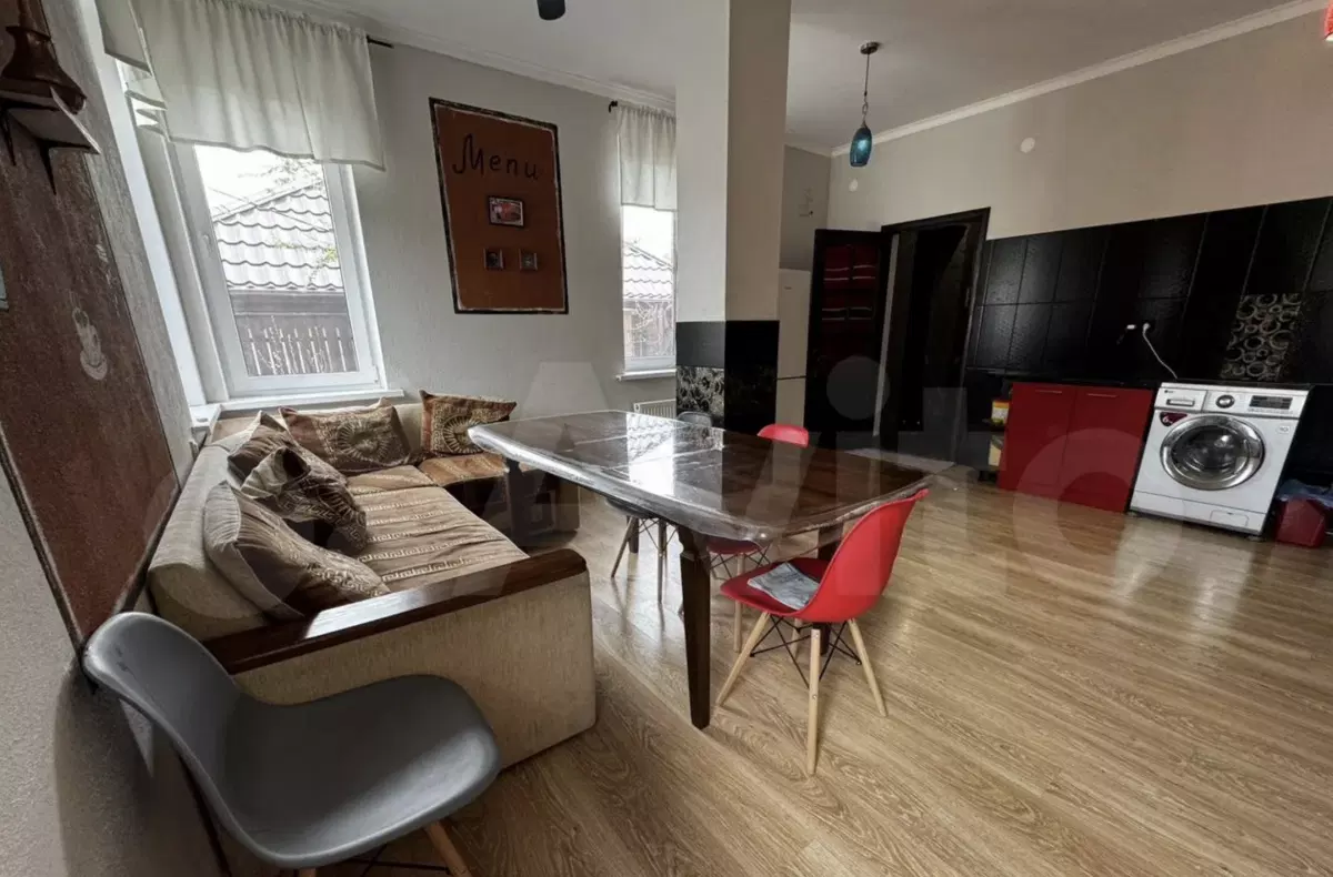 фото Комната 39 м² в 5-к., 3/3 эт.