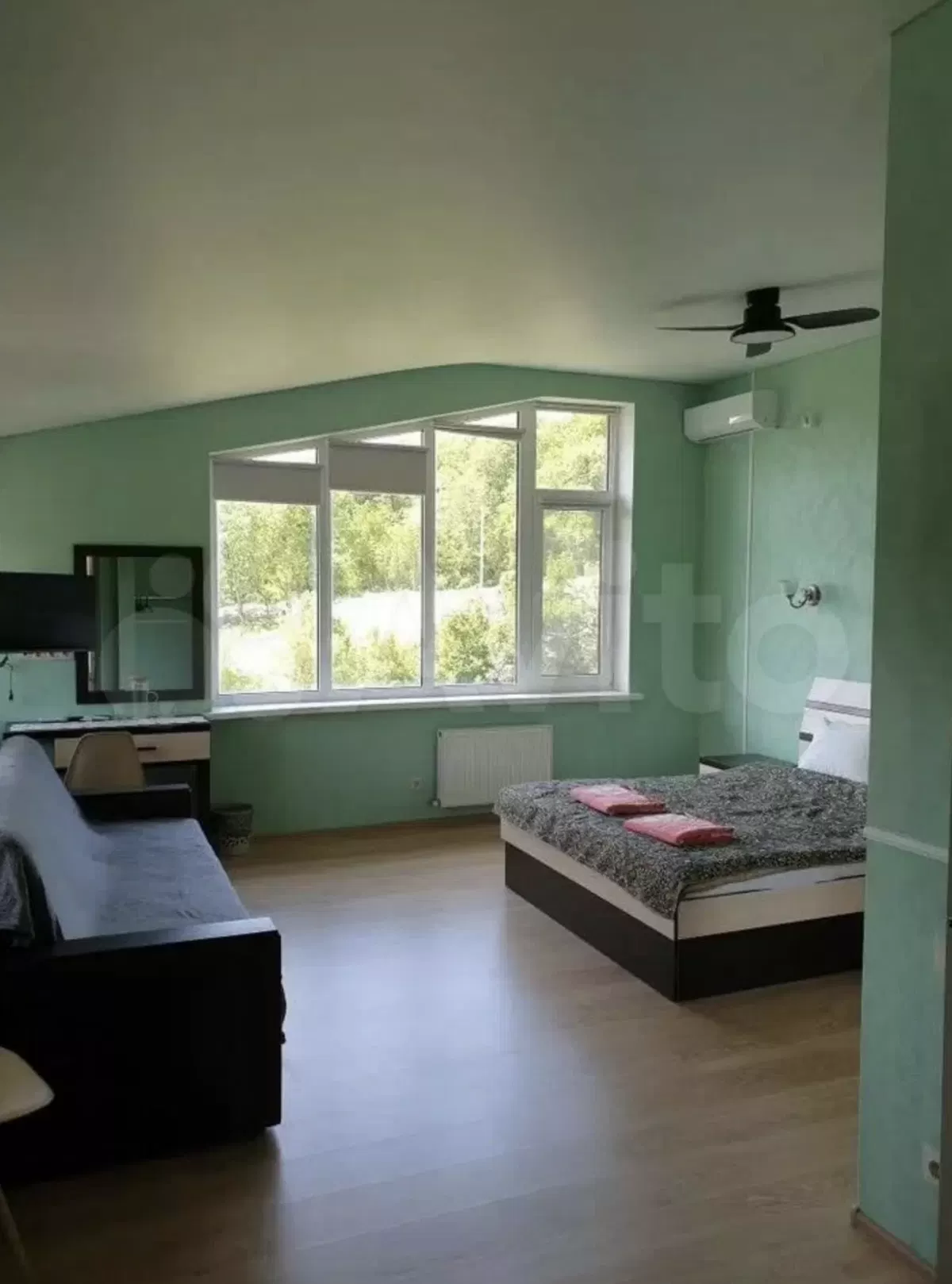 фото Комната 39 м² в 5-к., 3/3 эт.