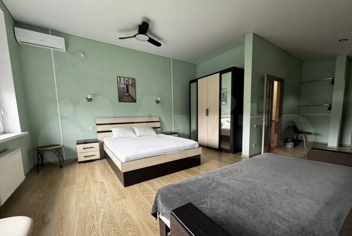 фото Комната 39 м² в 5-к., 3/3 эт.