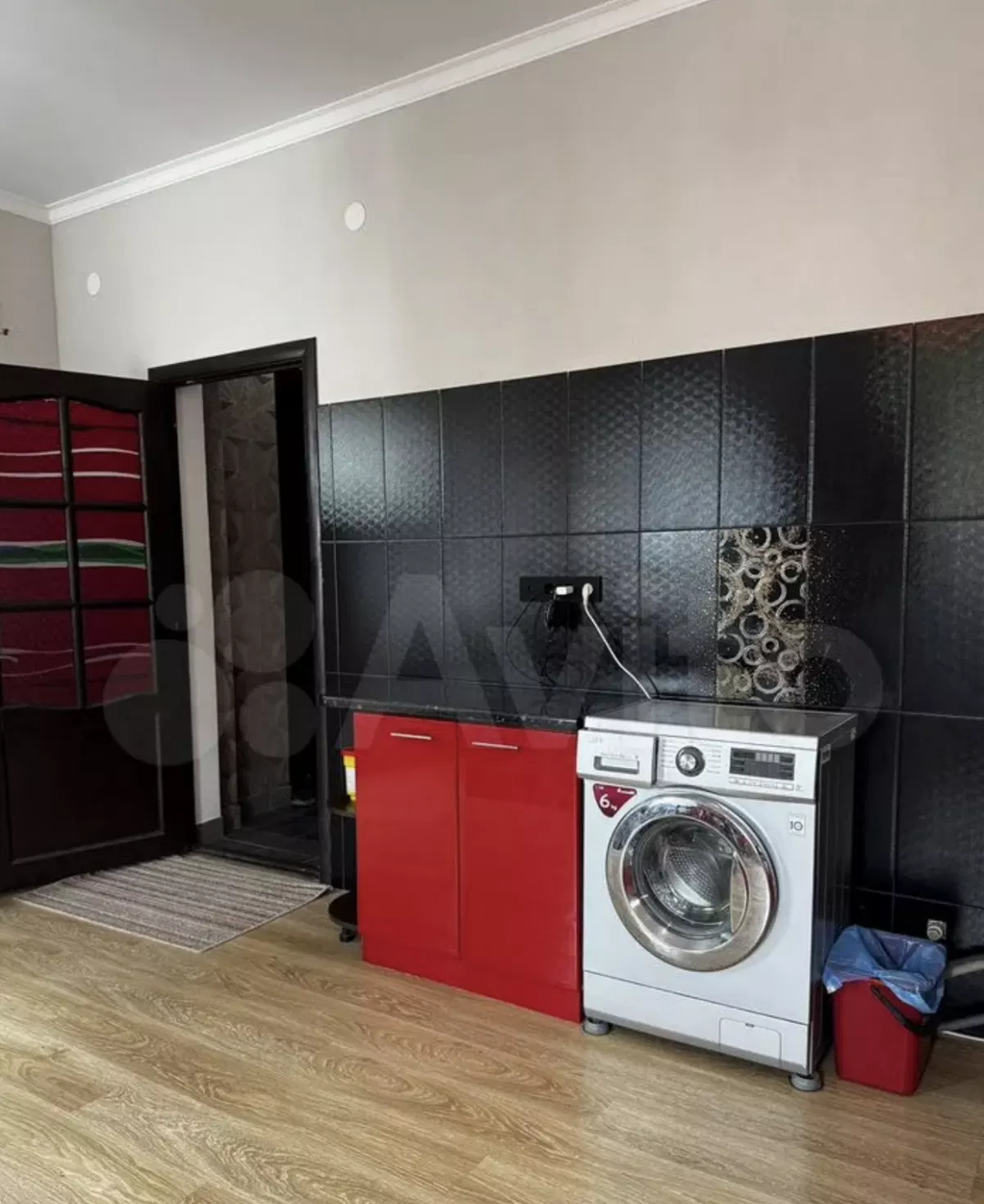 фото Комната 39 м² в 5-к., 3/3 эт.