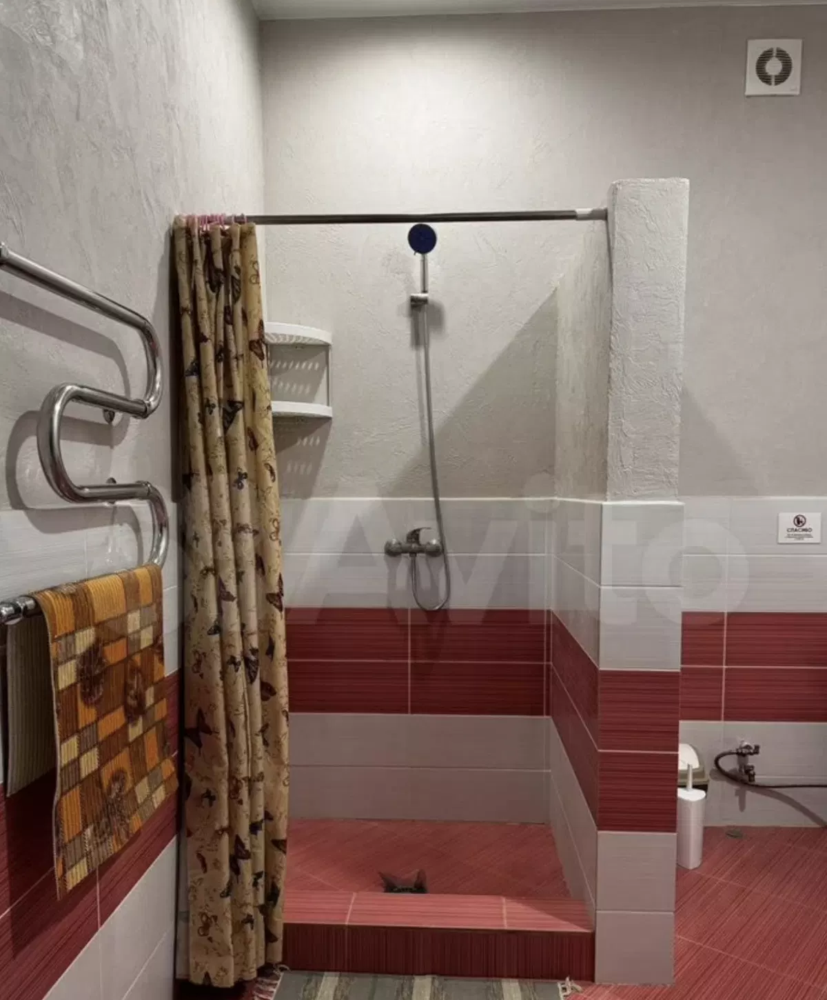 фото Комната 39 м² в 5-к., 3/3 эт.