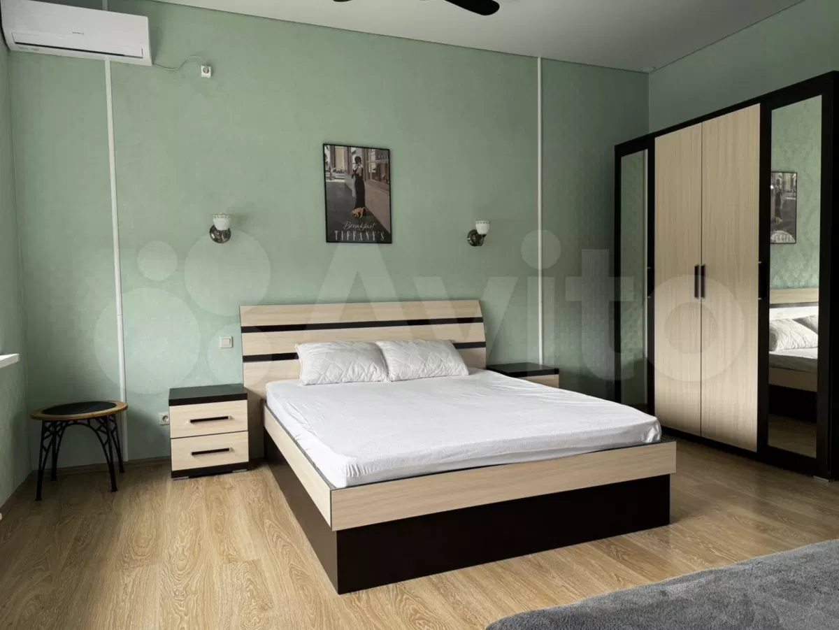 фото Комната 39 м² в 5-к., 3/3 эт.
